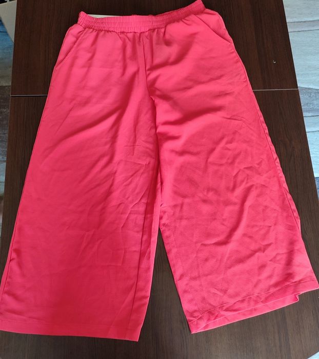 панталон със широки крачоли, висока талия