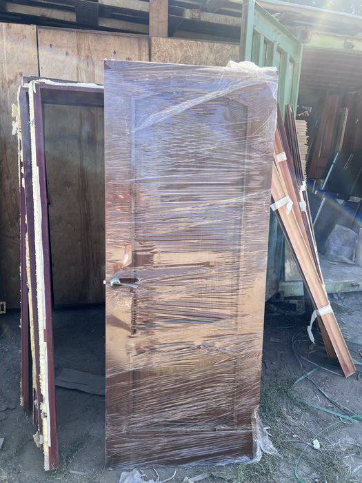 Продам двери деревянные