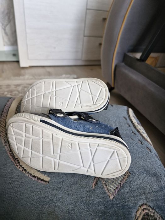 Продам кроссовки в отличном состоянии