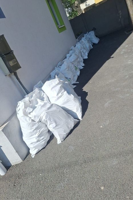 Debarasare moloz debarasare apartamente evacuare mobila  București și Ilfov