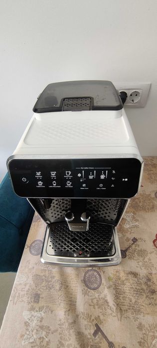 Espressor automat Philips EP3243/50, sistem de lapte LatteGo, 5 bauturi, 15 bar