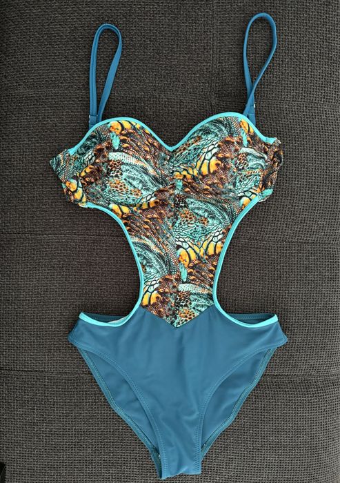 Costum de baie intreg