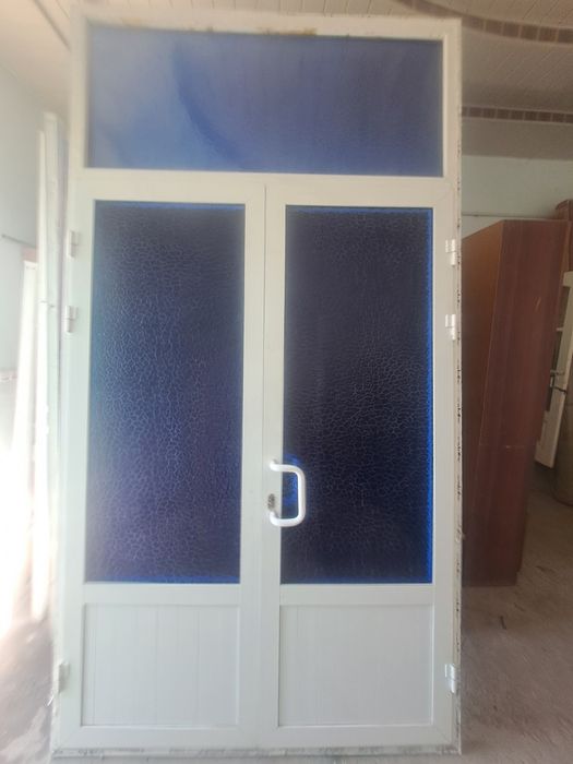 Аква витраж сотилади.