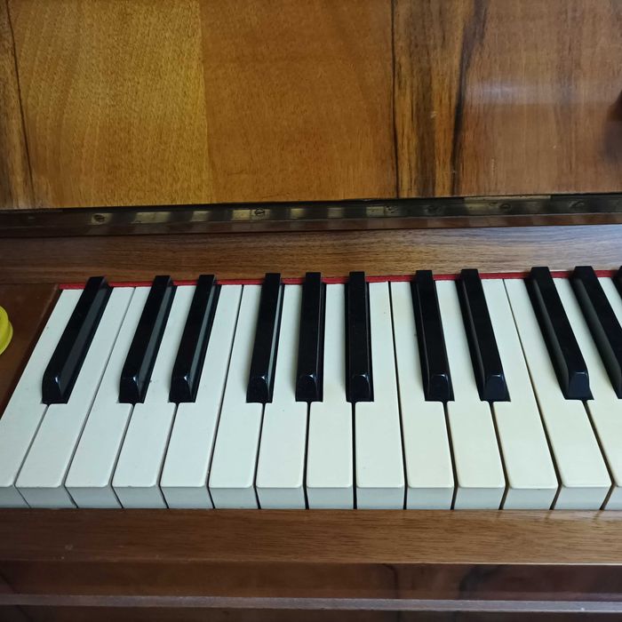 Пианино Легница  59 г. производство на бывшем немецком заводе. ЗигЗаг