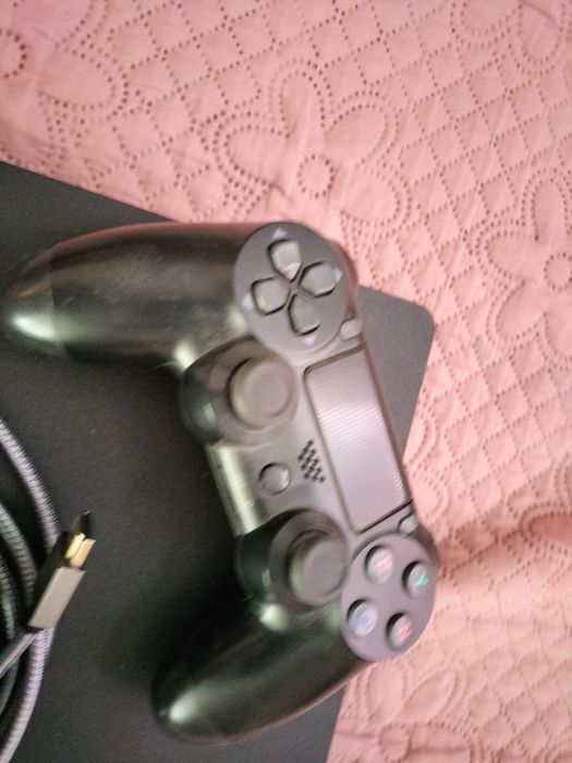 Playstation 4 slim, SSd 1TB, 2 controll-ere, plus jocuri