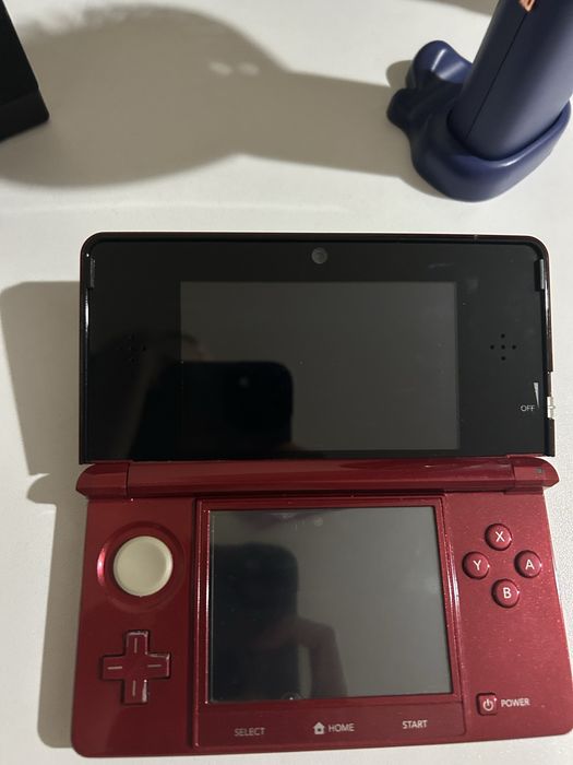 Nintendo 3ds flame red