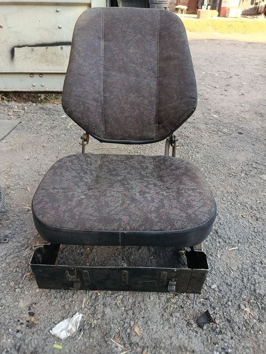 Продам пассажирское сиденье с ящиком на КамАЗ.
