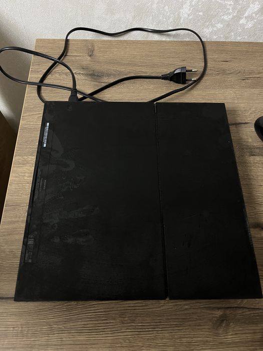 Плестейшн 4 FAT продам