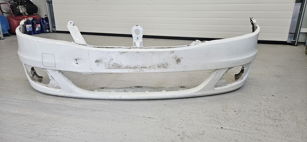 Bara fata Dacia Logan 1 facelift cu proiectoare