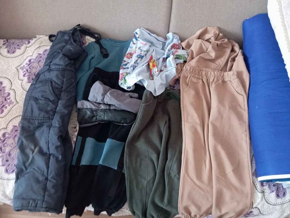 Отдам бесплатно одежду