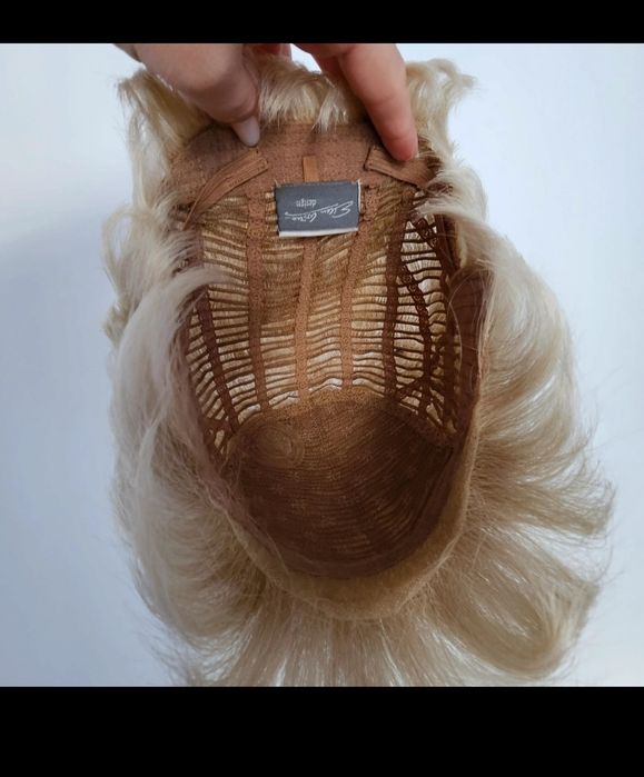 Peruca blonda par scurt