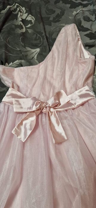 Еднакви рокли за майка и дъщеря