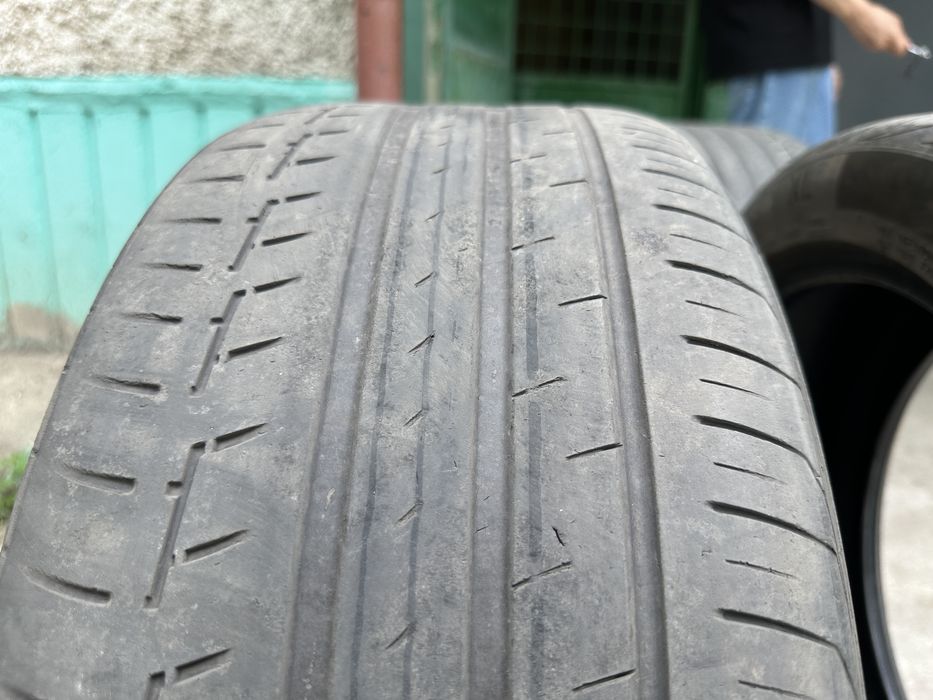 Продам шины 235/45/18
