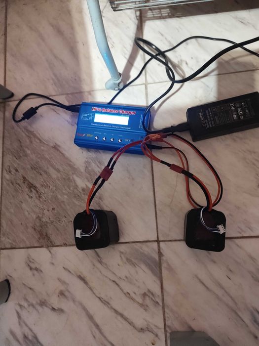 Лодка за захранка и нанасяне на въдици