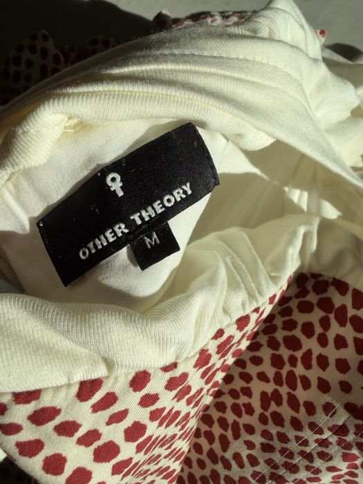 Нова рокля на Other Theory