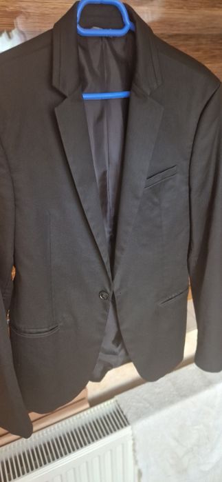 Vând costum zara mărimea M