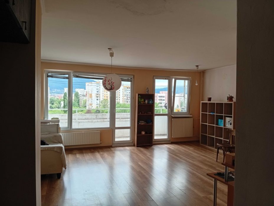Южен двустаен  в Бели брези  - метростанция България. 229900 e.