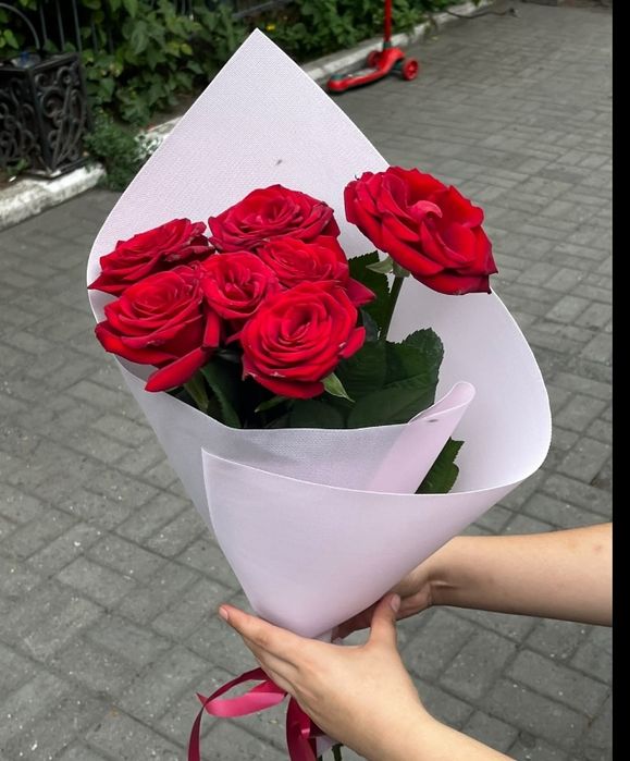 Продам красные розы СРОЧНО
