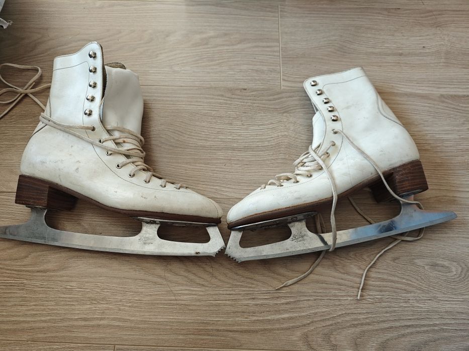 Традиционен модел дамски зимни кънки