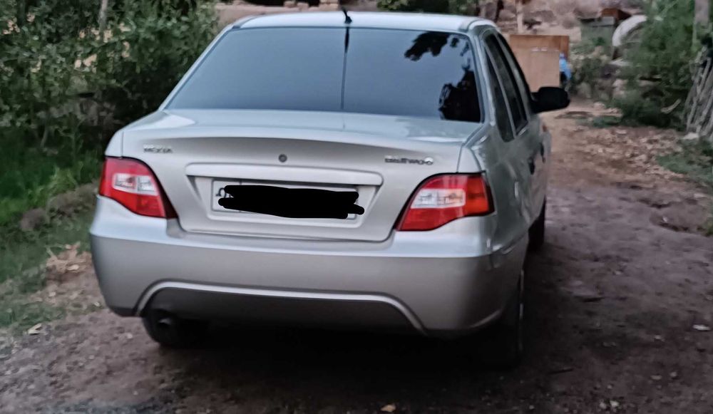 Nexia 2  2009  sotiladi