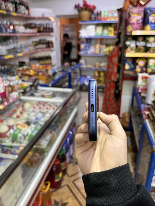 Продам айфон 17 про 256гб