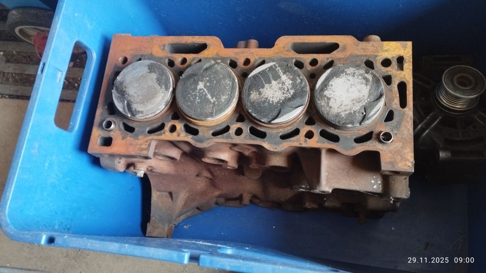 Блок двигателя Пежо 301