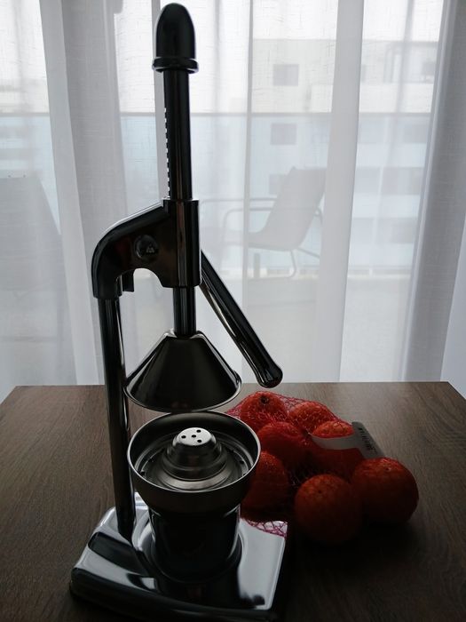 Storcator de fructe manual nou