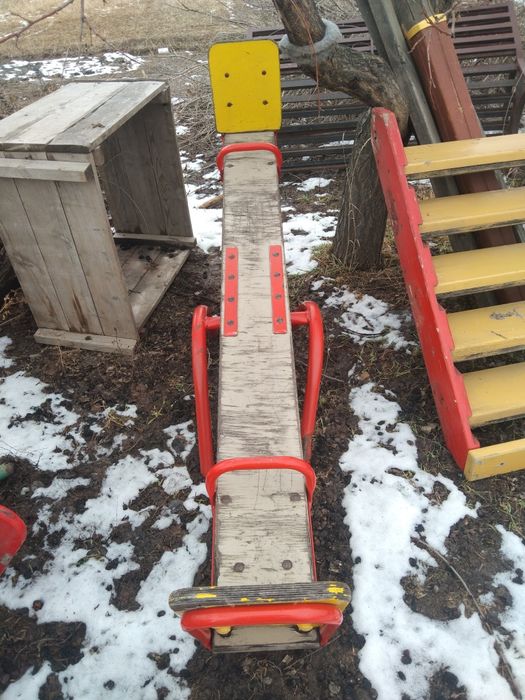 Карусель, песочницы, балансиры ,качели