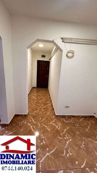 Apartament 3 camere, decomandat – Str. 1 Decembrie, Dărmănești — fotografia 2
