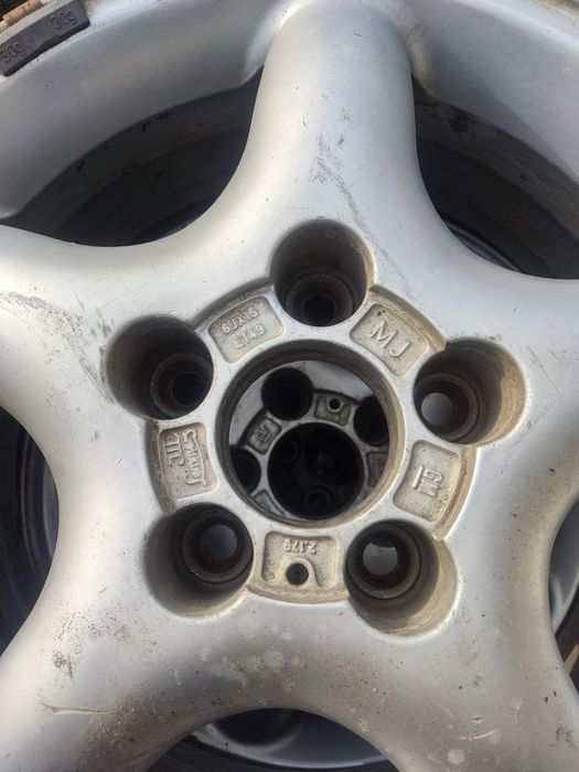 Продам шины с диками