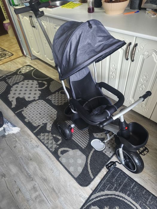 Tricicleta nouă bebelusi