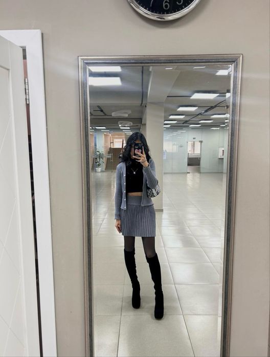 Серая двойка с юбкой