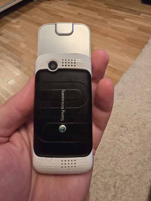 Telefon Colectie: Sony Ericsson F305 White Rar