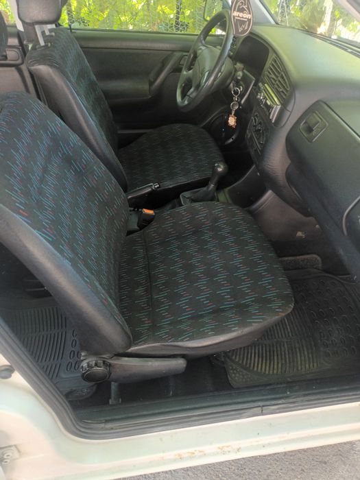Vând Volkswagen Golf