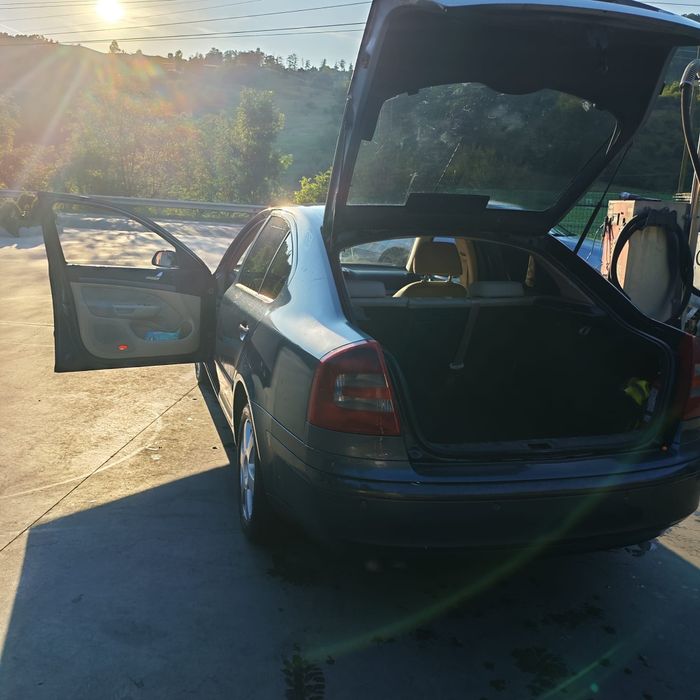 Vând Skoda Octavia