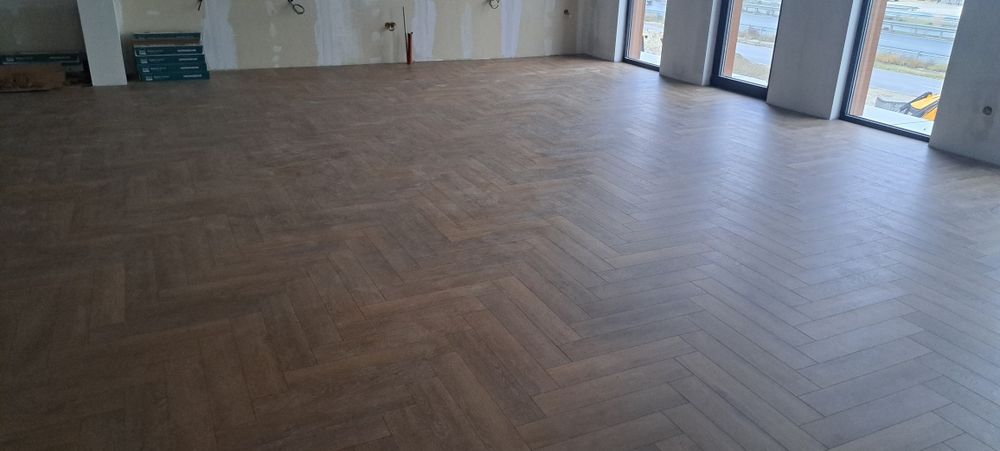 Монтаж на Ламиниран паркет и CUBU  первази