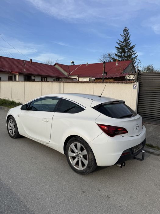 Dezmembrez Opel Astra J GTC 1.4i A14NET