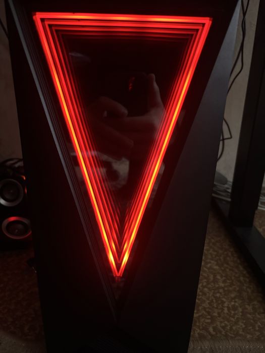 Продавам  геймърски сетъп (Ryzen 5500 3.6GHz + RX 6600 + 180Hz монитор) – готов за игра!