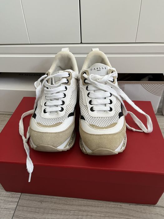 Дамски маратонки GAËLLE – , носени малко