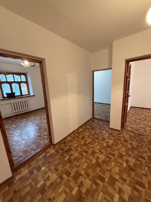 4ком по Абая, 2эт не угловая