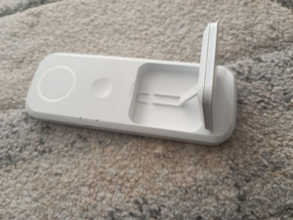 Încărcător wireless 3 în 1