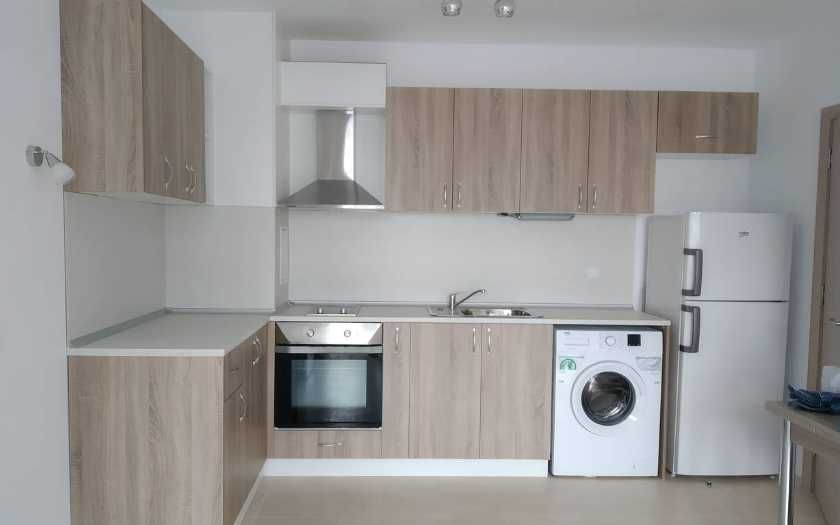 Дава се под наем Двустаен апартамент в Бургас, Меден рудник - зона А - 50 кв.м за 150 € - Снимка #4