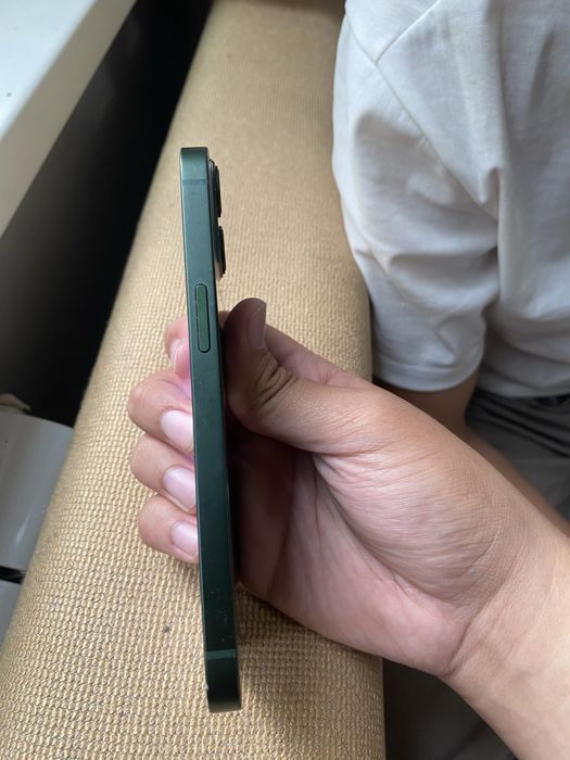 iPhone 13.
