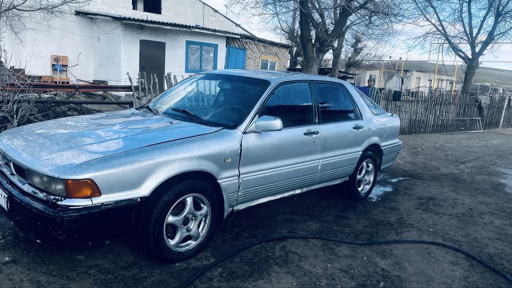 Митсубиси галант 2.0 л