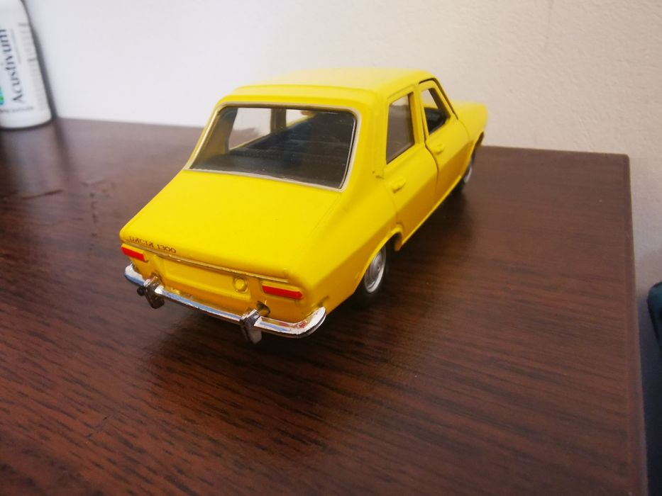 Macheta DACIA 1300 galbena