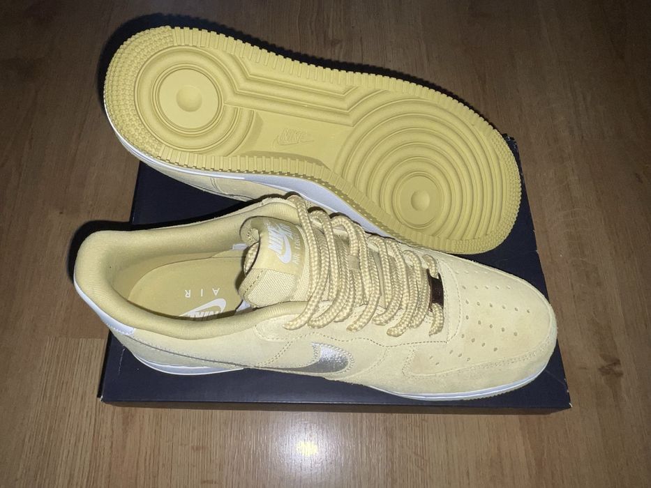 Nike Air Force 1 07 LV8 Buff Gold 45н. 29см HJ4465-700