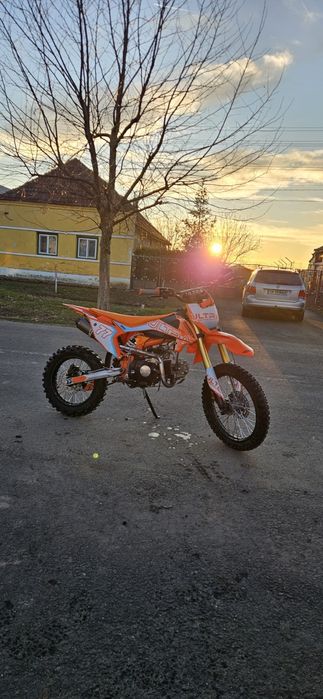 Vând cross Ultra 125cc