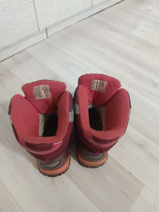 Продам детскую обувь