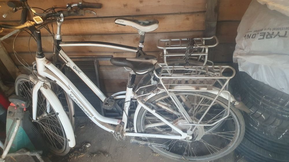 Vând Bicicletâ electricã de 24/36 Volti