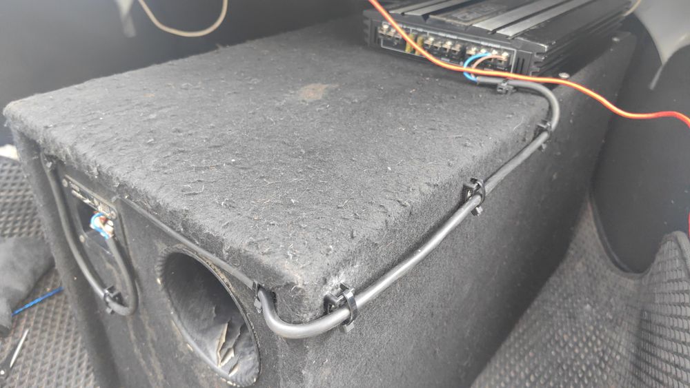 Продам сабвуфер Sony Xplod. Уселитель 3800 Вт.